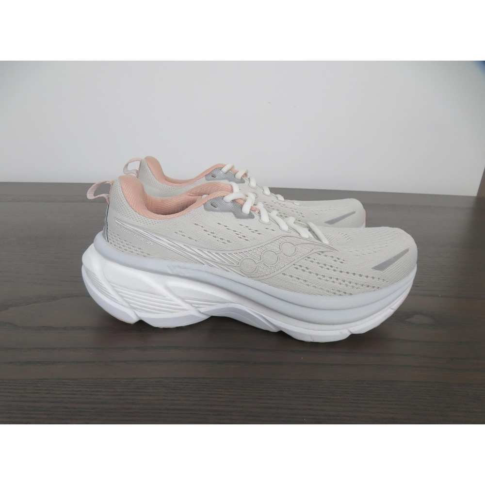 Saucony Hurricane 25 Shoes Womens 7.5 Gray Running Sneakers S11026-226 Road Gym